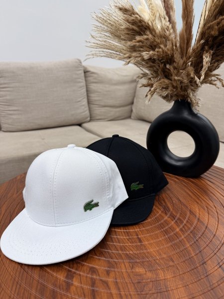 طاقية LACOSTE