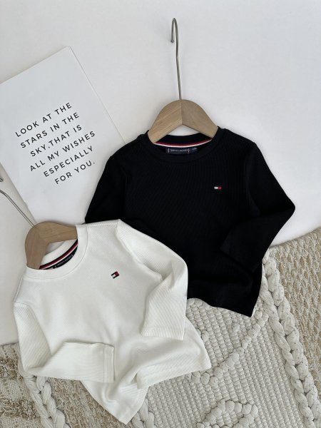 بلوز ربيعي tommy 6s98