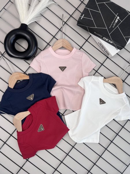 بلوز prada بناتي