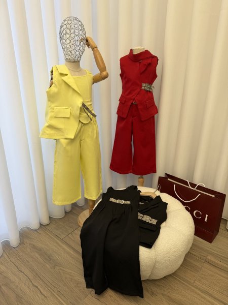 طقم gucci 1043