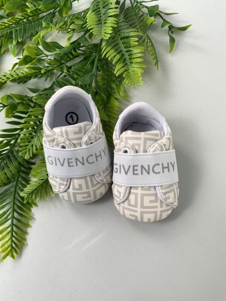 حذاء ولادي Givenchy