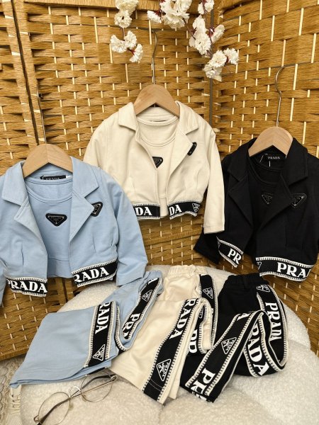 بدلة 3 قطع Prada