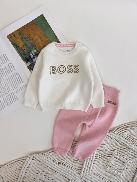 ابيض مع زهري