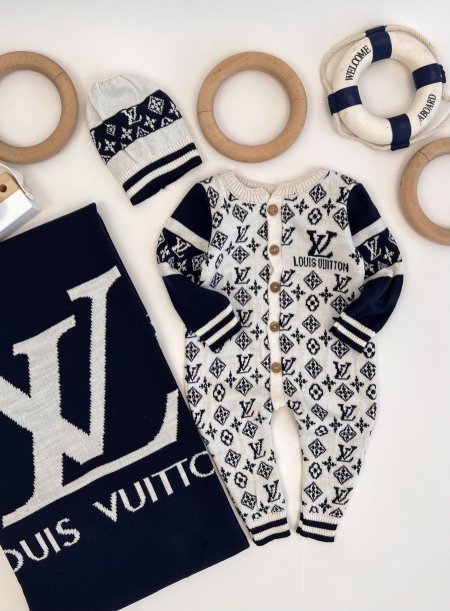 طقم بيبي مستشفى LOUIS VUITTON