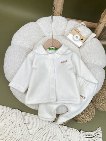 ابيض مع زهري