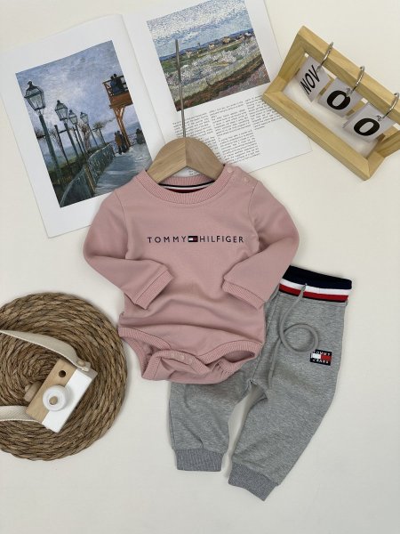 زهري مع رمادي